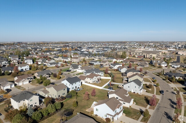 Shadow Wood-Shadow Creek is a sought-after neighborhood near stores and schools.