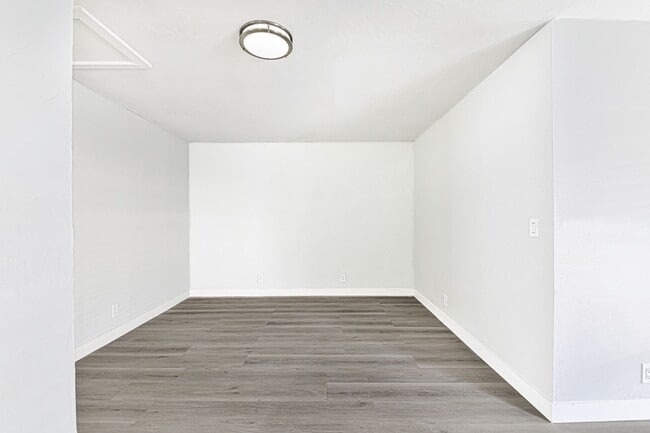 811 Gardenia Ave unit 6, Long Beach, CA 90813 - photo 3