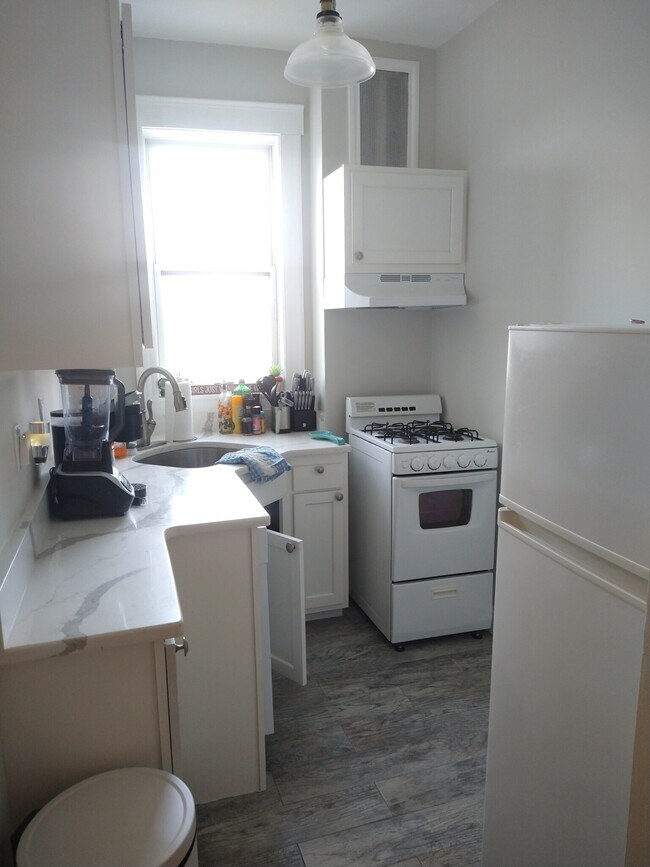 1165 Commonwealth Ave unit 5, Allston, MA 02134 - photo 4