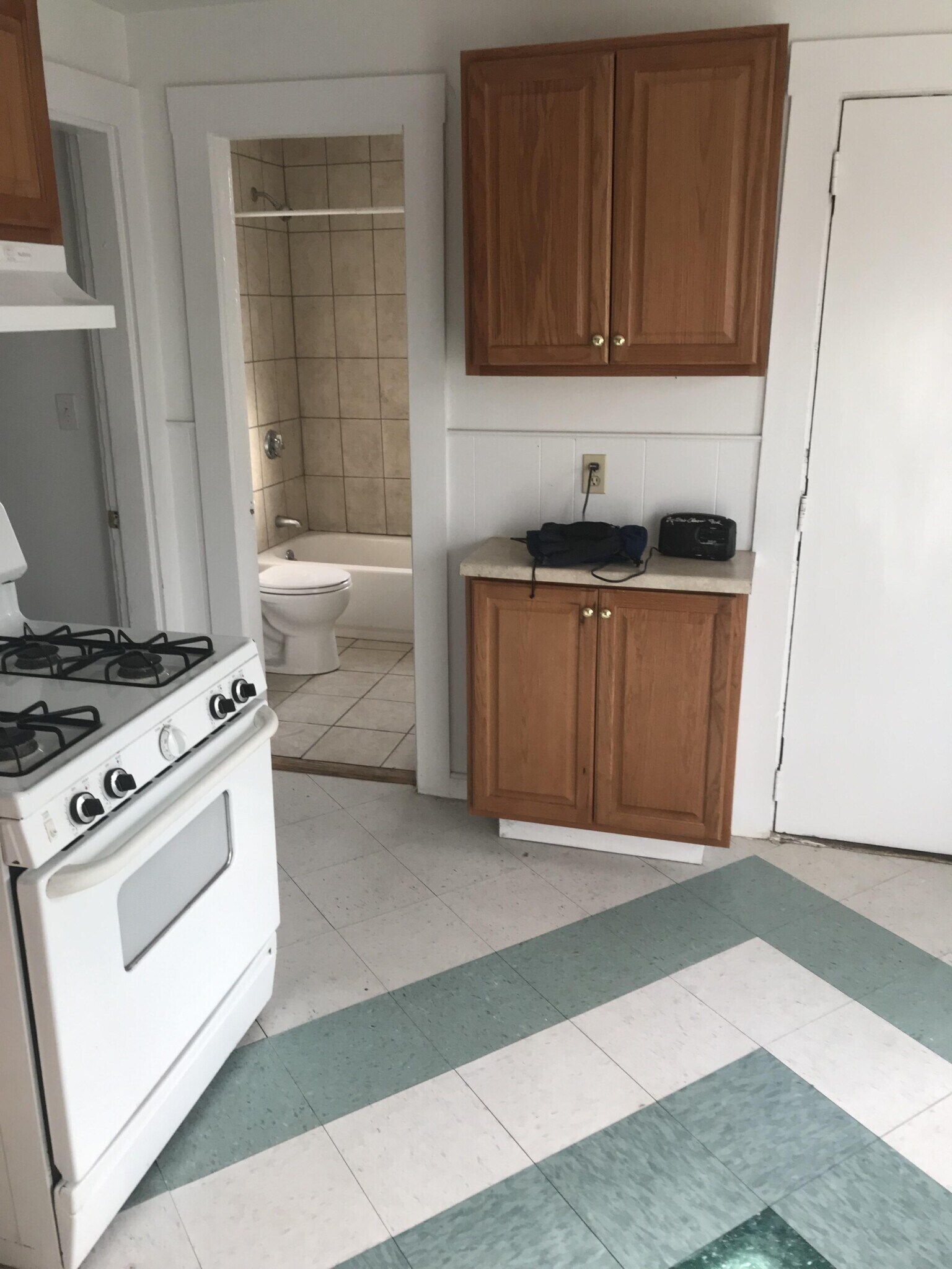 10 Warren St unit 3, Cambridge, MA 02141 - photo 1