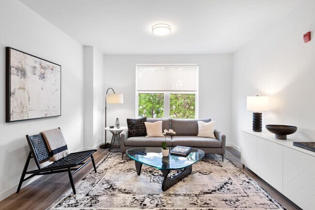 The Park at Woodbridge Station, Woodbridge, NJ 07095 - photo 4