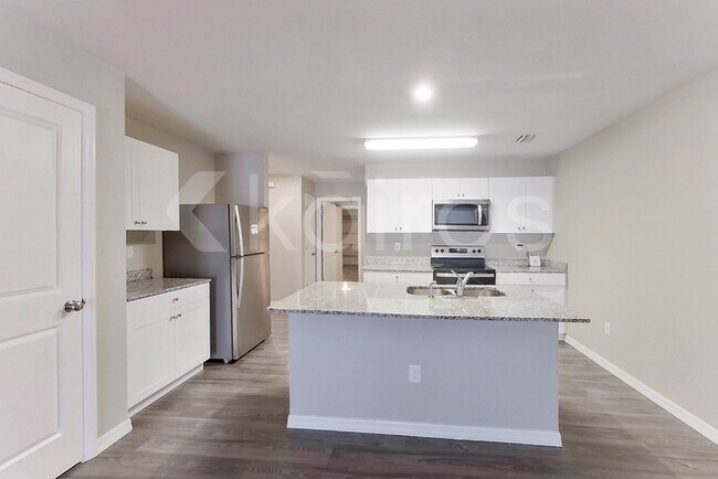 18312 Gibraltar Ln, Lehigh Acres, FL 33936 - photo 4