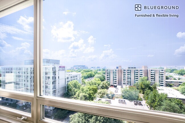 301 M St SW unit FL11-ID1137, Washington, DC 20024 - photo 5