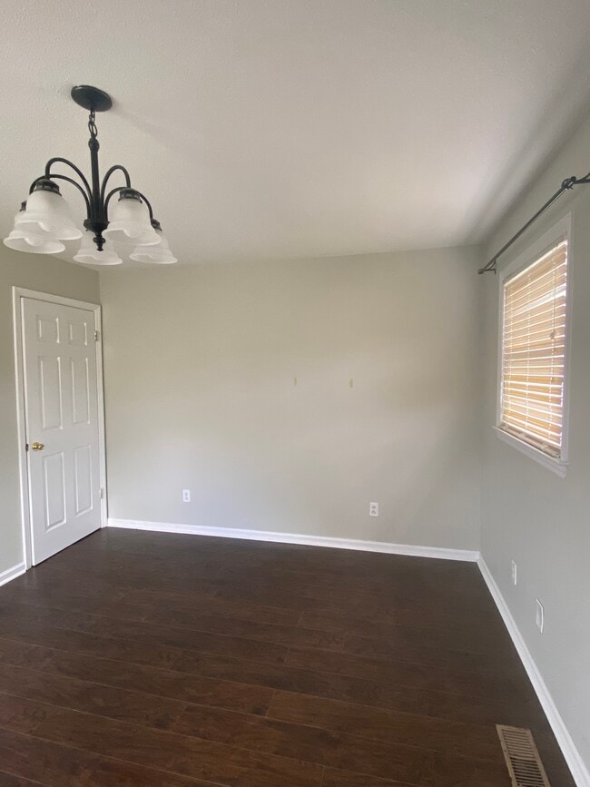 1014 Buchanan Dr, Florence, SC 29505 - photo 4