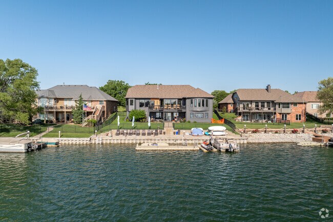 Many of the homes in Harbor Isle have private docks.