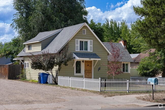 Some of the early 20th century homes in Mulberry Hill are on large lots.