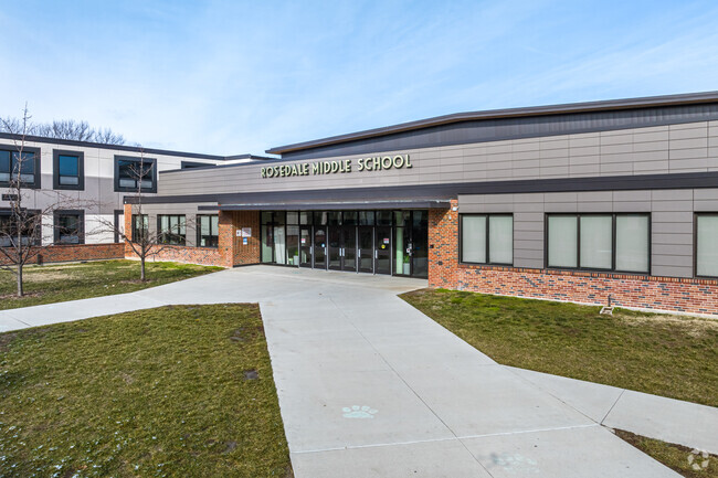 Rosedale Middle School provides students with healthy meal plans for lunches.