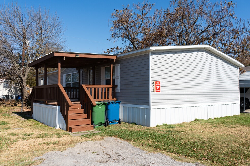 120A Parker Dr, Sanger, TX 76266 - photo 1