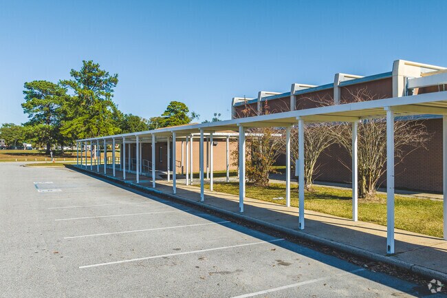 Phillips Preparatory School-carpool area 2
