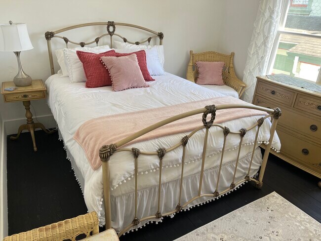 1122 9th St unit Petch Manor Apt. 2, Eureka, CA 95501 - photo 4