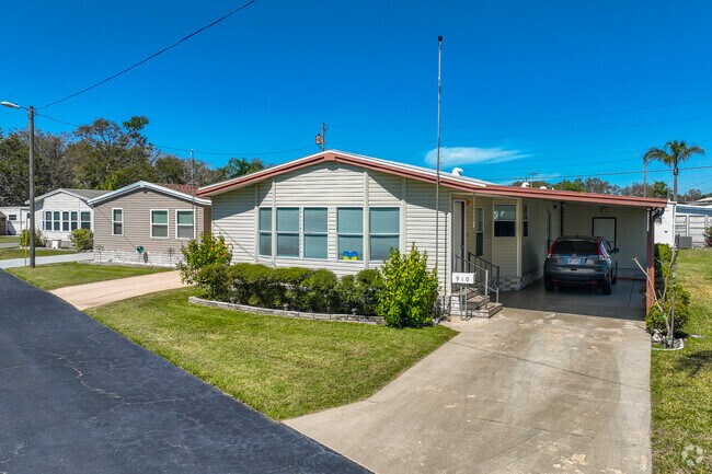 Alcove's Wide streets lead to one and two-bedroom mobile homes planted on 500 to 600-square-foot lots, priced between $70,000 and $100,000.