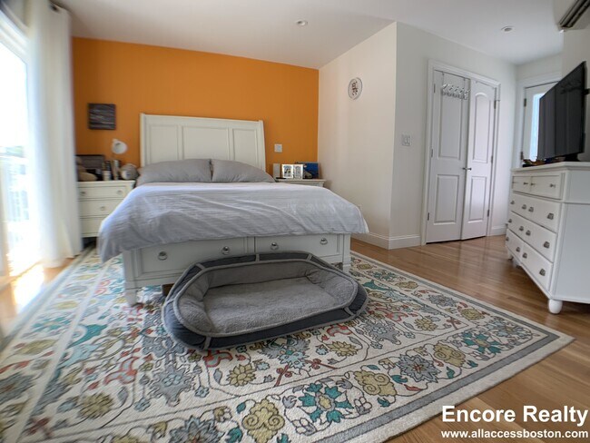 12 Bradbury St unit 1, Allston, MA 02134 - photo 3