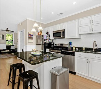 1538 N Maplewood Ave Unit 1, Chicago, IL 60622