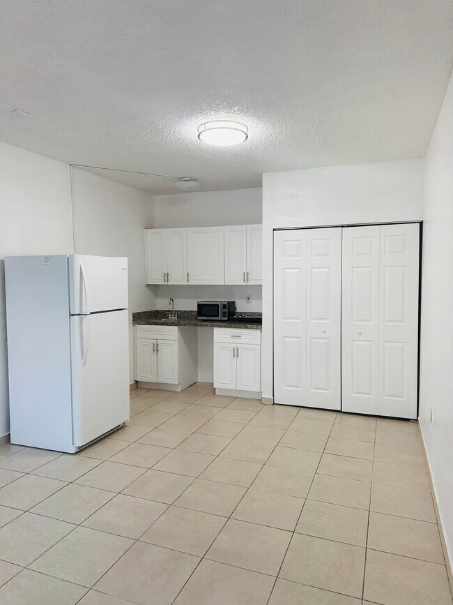 14945 SW 38th St, Miami, FL 33185