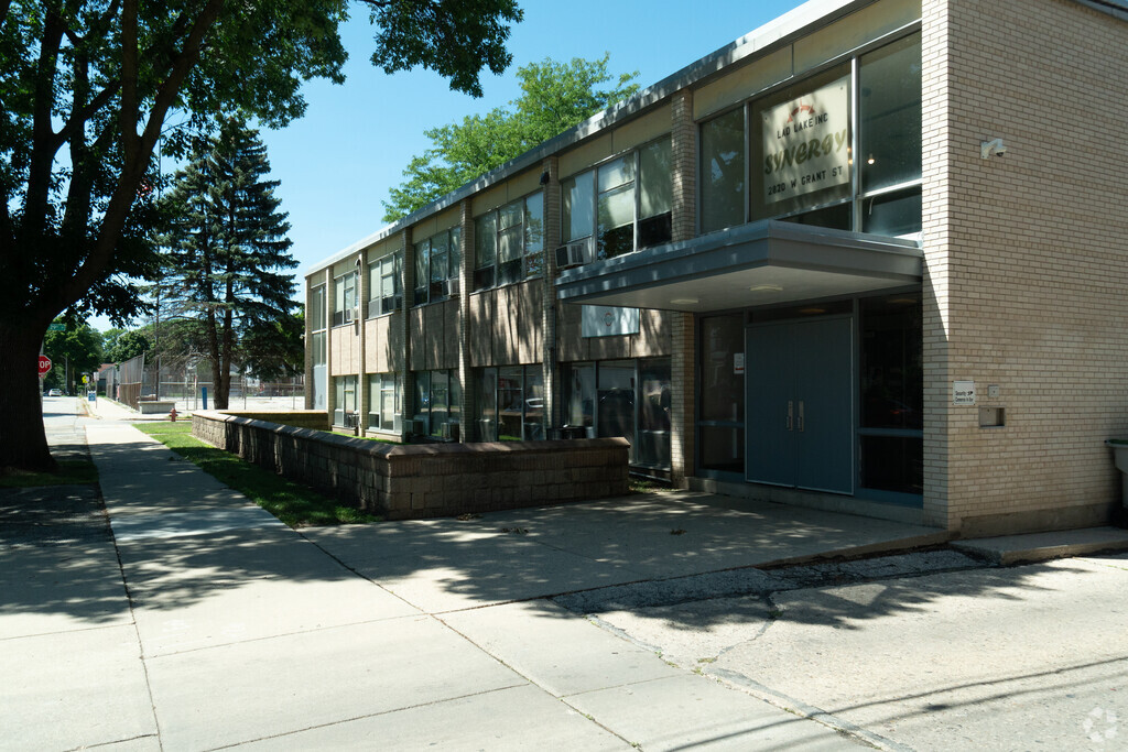 Front entrance of Lad Lake Synergy School.