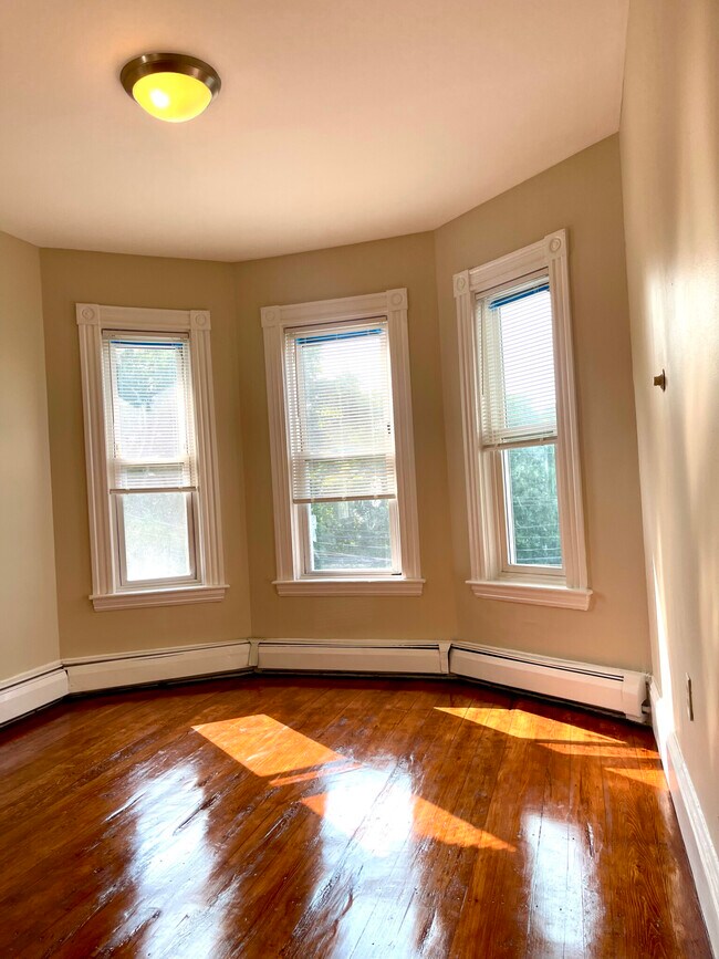 17 Erie St, Boston, MA 02121