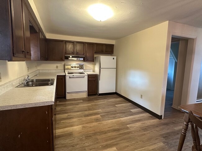 64 E 5th St unit downstairs unit, Oswego, NY 13126 - photo 3