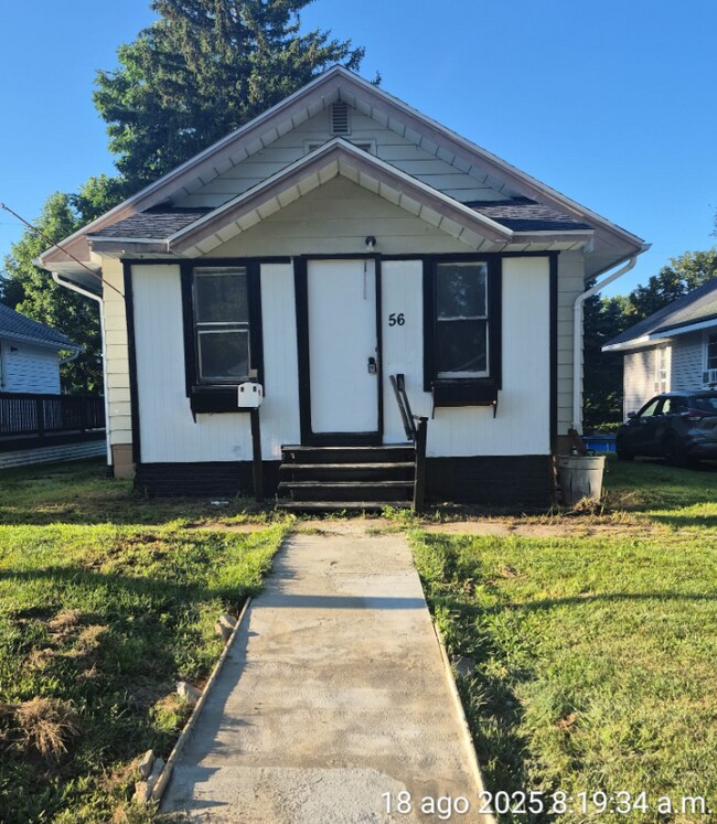 56 Kemp St, Pontiac, MI 48342