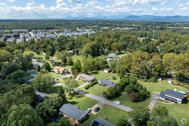 Beverly Hills has mostly single-family ranch homes, but there are a few apartments close by.