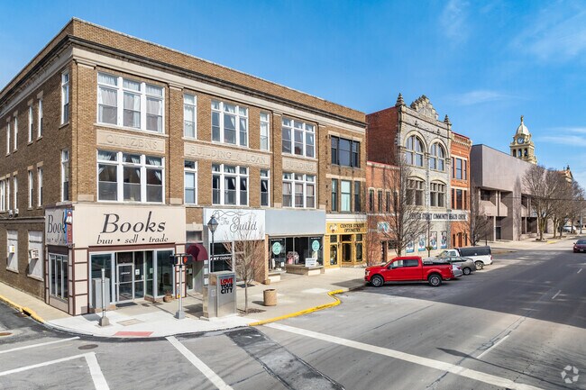 Downtown Marion is on Center Street, with its connected brick buildings from the early 20th century.