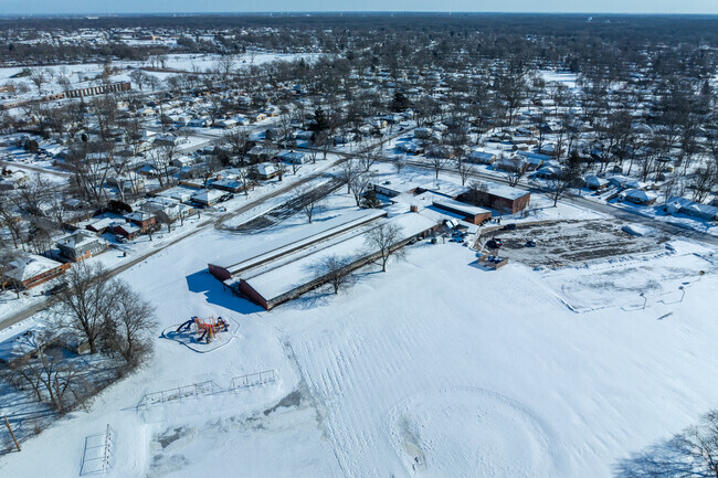 Mohawk Primary Center has 242 students.