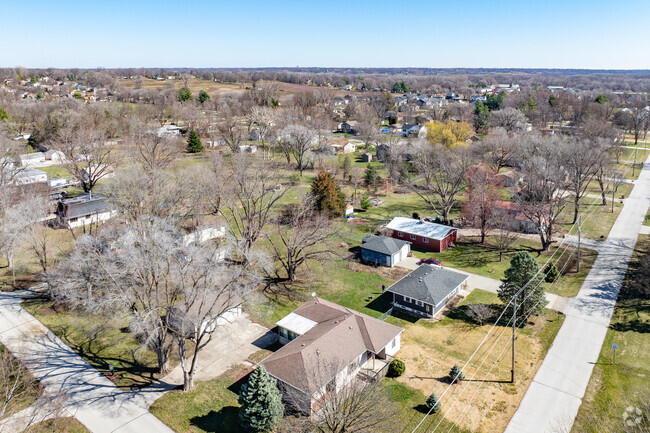 The older north end of East Johnston tends toward more modest homes with larger lawns.