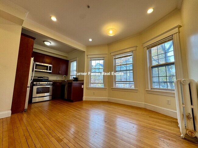 154 Magazine St unit 2, Cambridge, MA 02139 - photo 6