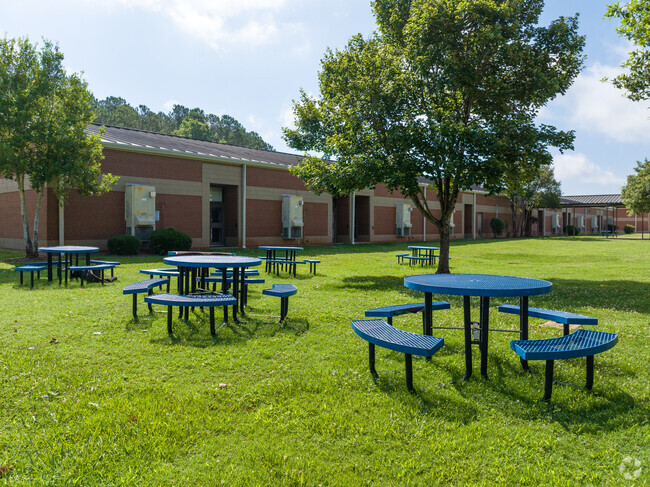Arbor Springs Elementary School Is a safe learning environment.