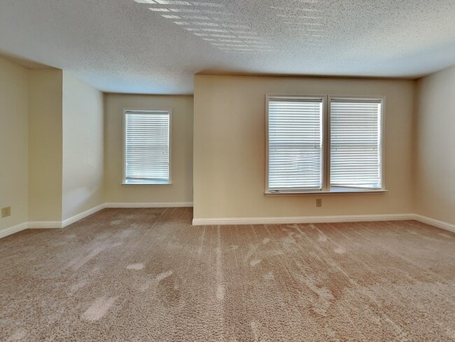 915 Brookstone Dr, Franklin, IN 46131 - photo 7