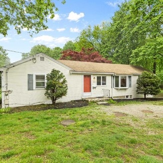 203 High St, Hingham, MA 02043