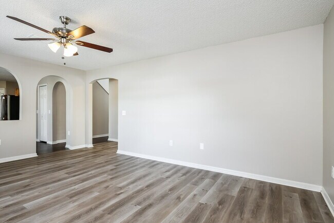 3034 Elbib Dr, Saint Cloud, FL 34772 - photo 5