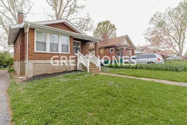 8626 Argyle Ave, Saint Louis, MO 63114 - photo 2