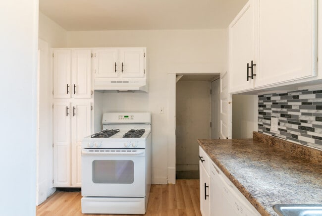 418 W Saginaw St, Lansing, MI 48933 - photo 6