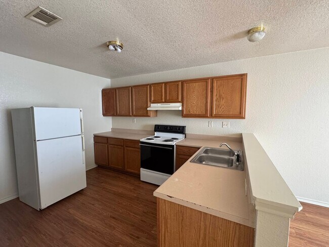 2808 Cantabrian Dr unit D, Killeen, TX 76542 - photo 5