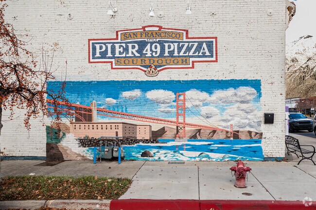 Pier 49 Pizza in Westfields North has a striking mural of the Golden Gate Bridge.