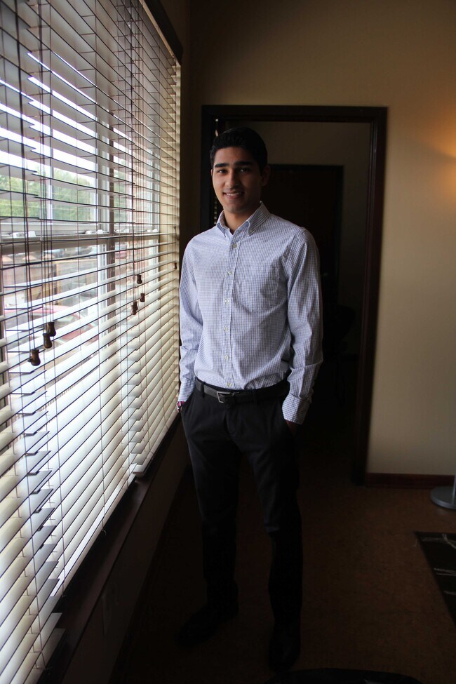 Agent Photo