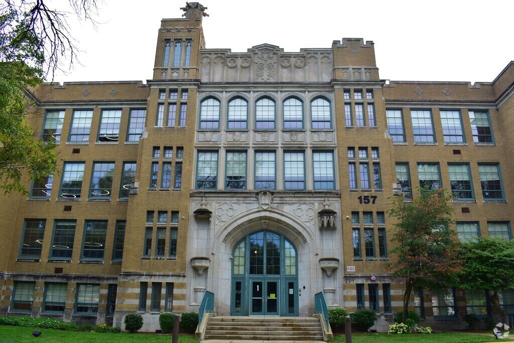 An entry/wide shot for Fred Rodgers Magnet Academy.