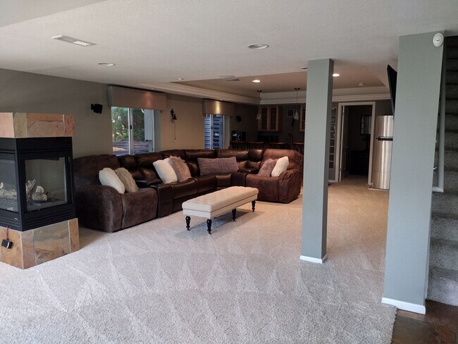 2451 S Fundy Cir, Aurora, CO 80013 - photo 5