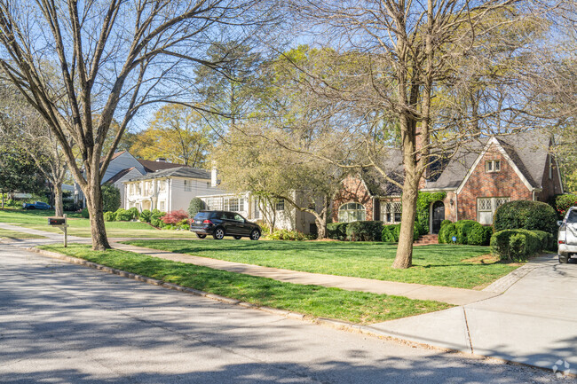 Homes in Peachtree Battle features well maintained front lawns.