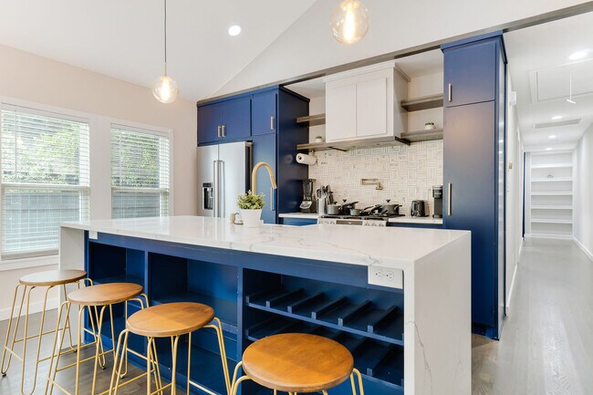 1514 Elmwood Blvd unit ID1018233P, Dallas, TX 75224 - photo 5