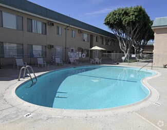 150 S Beach Blvd, La Habra, CA 90631
