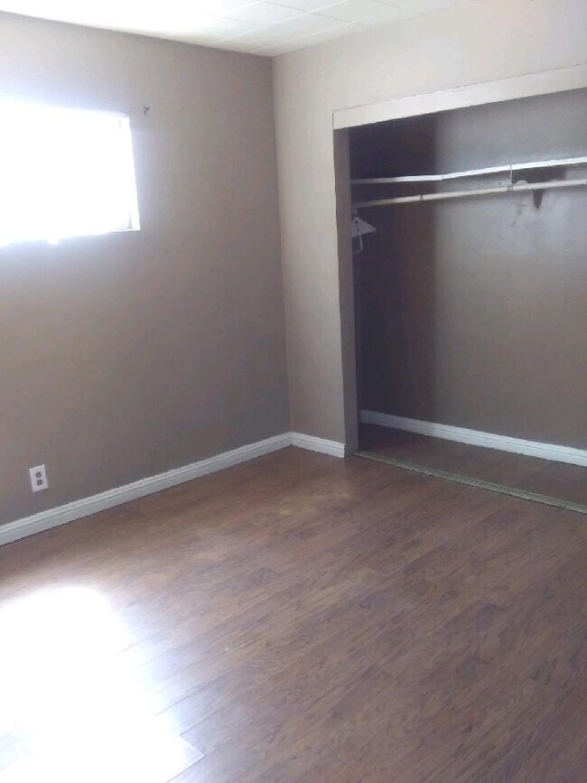 3381 Brussels St Unit 4, Las Vegas, NV 89169