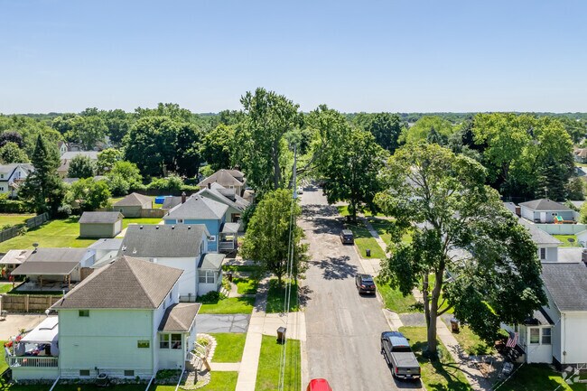 Many of Blackman's residential streets are loosely organized and don't fall into urban grids.