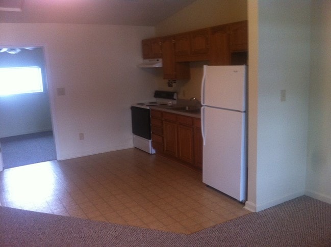 1029 W 2nd St unit 1, Madison, IN 47250 - photo 2