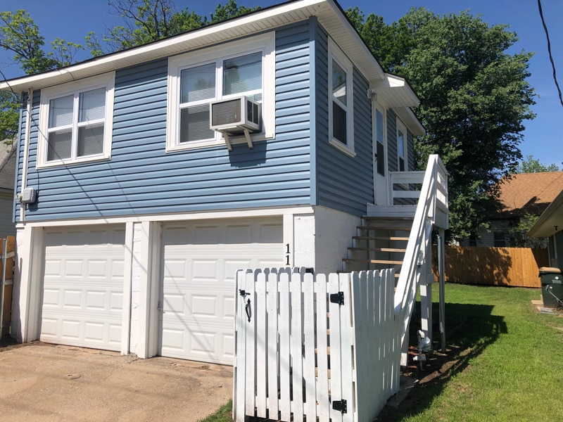 110 S 9th St, Chickasha, OK 73018 - photo 1