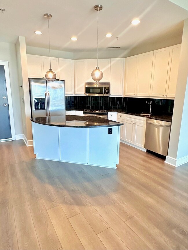 333 W Trade St, Charlotte, NC 28202