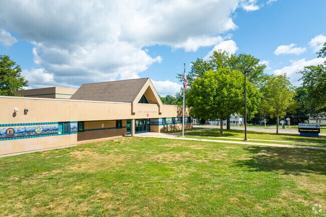 Lewis Lemon Elementary School is highly rated.