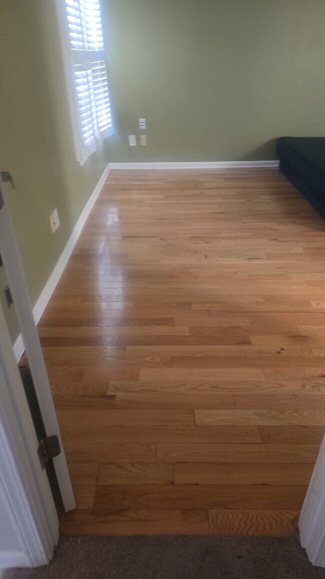 1815 Watercrest Cir, Lawrenceville, GA 30043