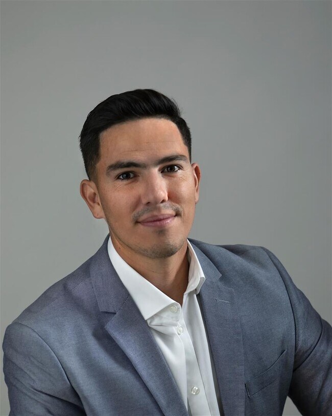 Agent Photo