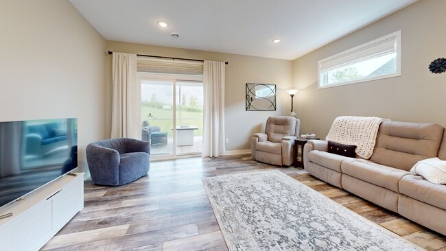 5376 Tee-To-green St, St. Cloud, MN 56304 - photo 2